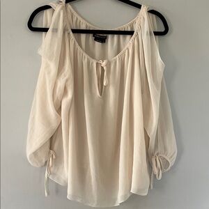 BCBGMaxAzria | Cream Cold Shoulder Blouse